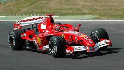 Michael Schumacher 2006 beim Training mit seinem 248 F1 beim San Marino Grand Prix.