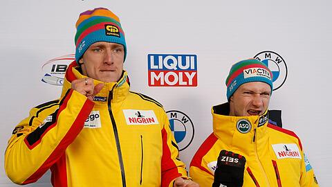 Thorsten Margis (l) will nun Olympia-Gold mit Team Johannes Lochner und fährt dann gegen seinen eisntigen Pilotne Francesco Friedrich.