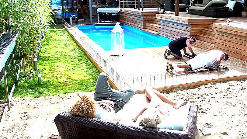 Man könnte es sich auch gemütlich am Pool machen...