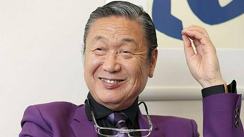 Modedesigner Kansai Yamamoto war für seine avantgardistischen Kreationen bekannt.