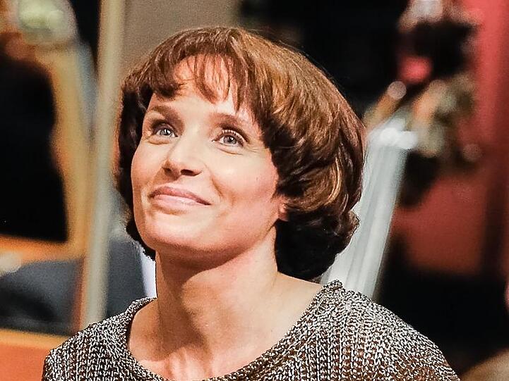 Die französische Pianistin Hélene Grimaud engagiert sich für Wölfe.
