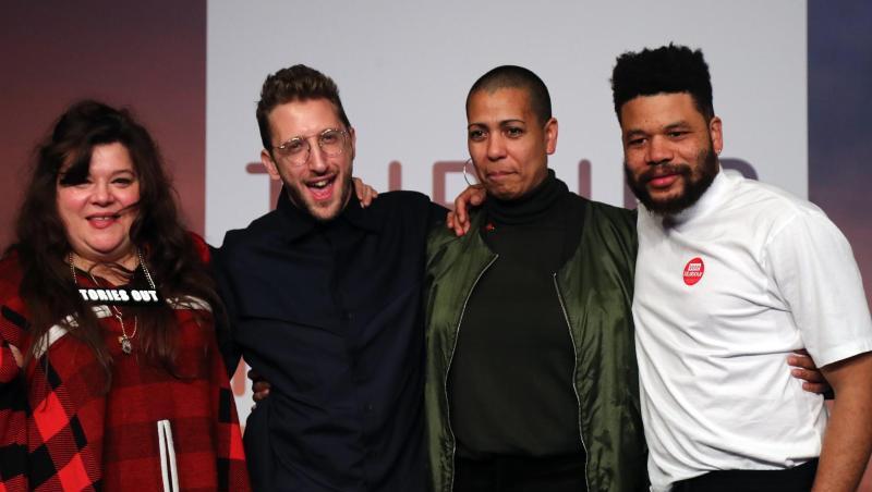 Tai Shani (l-r), Lawrence Abu Hamdan, Helen Cammock und Oscar Murillo haben den Turner-Preis 2019 gewonnen. Tai Shani (l-r), Lawrence Abu Hamdan, Helen Cammock und Oscar Murillo haben den Turner-Preis 2019 gewonnen.
