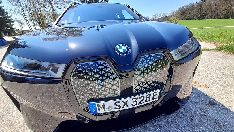 Hoppla, hier komm' ich: Der BMW iX ist ein ziemlich extrovertierter Zeitgenosse.