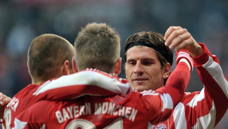 Dickes Lob von Mario Gomez für Bastian Schweinstiegr Dickes Lob von Mario Gomez für Bastian Schweinstiegr