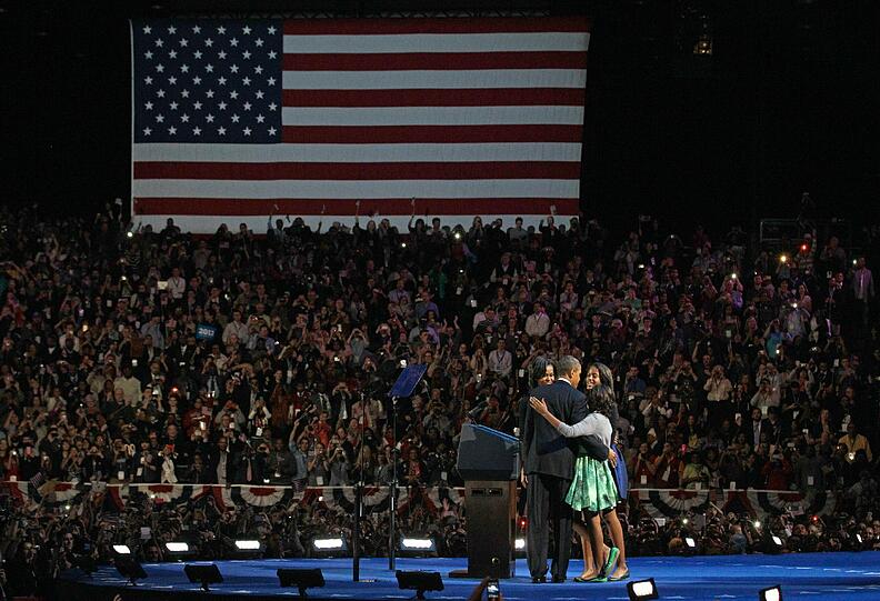 Barack Obama bleibt für vier weitere Jahre US-Präsident: Hier sehen Sie die emotionalen Bilder aus der langen US-Wahlnacht.
