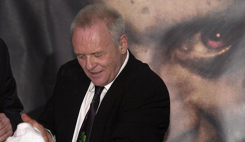 Die Rolle des diabolischen und gleichzeitig kultivierten Kannibalen Dr. Hannibal Lecter verhalf Anthony Hopkins zu Weltruhm. Dreimal schlüpfte er in die Rolle des Psychopathen. (Alle drei Filme sind auf DVD und Blu-Ray erhältlich.)