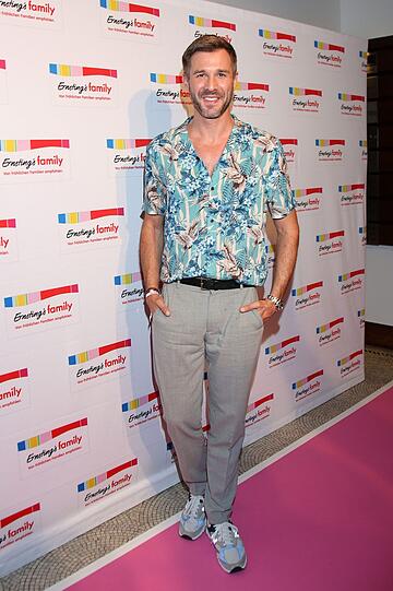 Jochen Schropp bei der Ernsting's Family Fashion Show in der Villa im Heinepark in Hamburg.