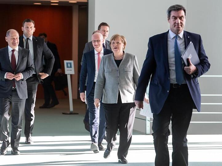 Bundeskanzlerin Angela Merkel trifft sich mit den Ministerpräsidenten der Bundesländer, um unter anderem über die Corona-Lage zu beraten.