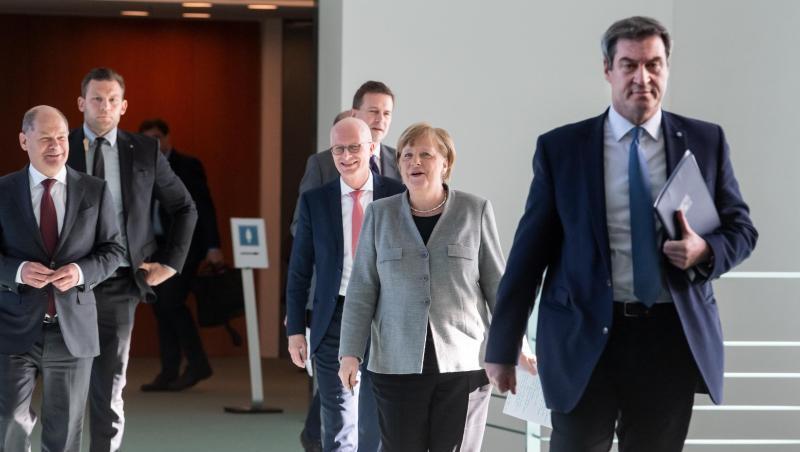 Bundeskanzlerin Angela Merkel trifft sich mit den Ministerpräsidenten der Bundesländer, um unter anderem über die Corona-Lage zu beraten. Bundeskanzlerin Angela Merkel trifft sich mit den Ministerpräsidenten der Bundesländer, um unter anderem über die Corona-Lage zu beraten.