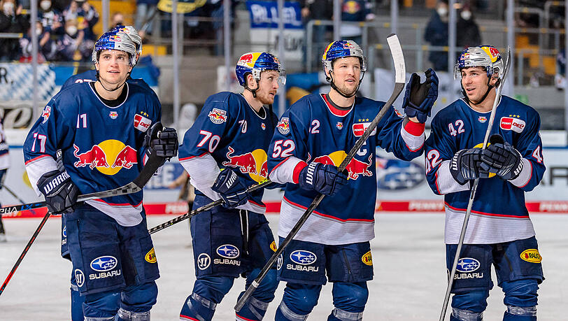 Wie hier im Spiel gegen Bremerhaven wollen die Münchner Frederik Tiffels, Maximilian Daubner, Patrick Hager und Yasin Ehliz (von links) auch am Mittwoch in Augsburg jubeln.