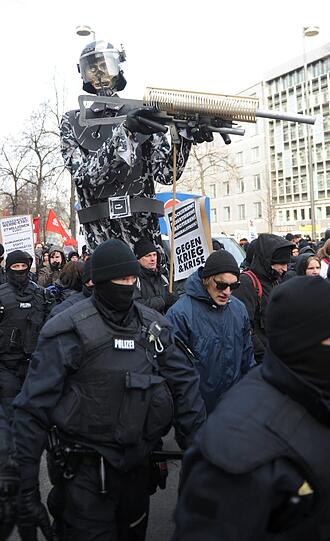 Die aktuellen Bilder der Anti-Kriegs-Demo in München Durchklicken.