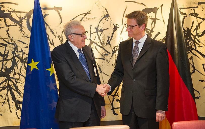 Hier wird Brahimi vom Bundesaußenminister Guido Westerwelle empfangen.