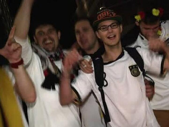 Überall Party: Die deutschen Fußball-Fans haben am Sonntags ausgelassen gefeiert