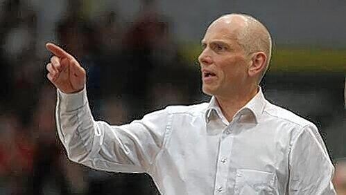 General- und Einzelkritik: Bambergs Manager Wolfgang Heyder verstärkt den Druck auf die Mannschaft nach dem bislang enttäuschenden Saisonverlauf. General- und Einzelkritik: Bambergs Manager Wolfgang Heyder verstärkt den Druck auf die Mannschaft nach dem bislang enttäuschenden Saisonverlauf.
