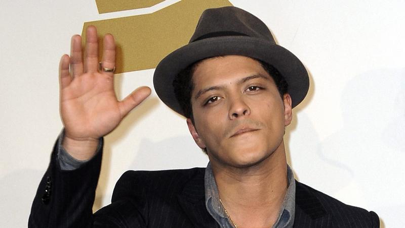 Mars erobert die deutschen Hitparaden: Sein Debütalbum «Doo-Wops & Hooligans» sprang auf Anhieb auf Platz eins. Mars erobert die deutschen Hitparaden: Sein Debütalbum «Doo-Wops & Hooligans» sprang auf Anhieb auf Platz eins.