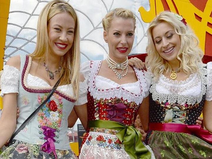 Video: Promiandrang auf der Damenwiesn