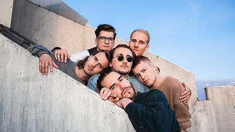 Ganz so verschmust klingen die Münchner von Die Sauna live dann doch nicht. Gut so, schließlich bildet die Band den Abschluss des Geburtstags von Munich Rocks!