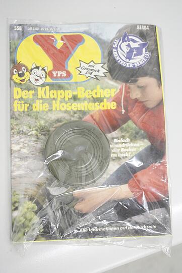 Für kleine Abenteurer: Der Klapp-Becher für die Hosentasche. So richtig dicht war das Plastik-Teil aber nie.