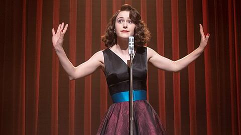 Rachel Brosnahan als Midge Maisel in "The Marvelous Mrs. Maisel".