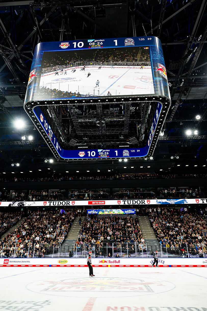 Der Videow&uuml;rfel des SAP Garden zeigt das histoprische Ergebnis: 10:1 schl&auml;gt der EHC die Straubing Tigers. Nie gewann das Team vom Oberwiesenfeld ein DEL-Spiel h&ouml;her.