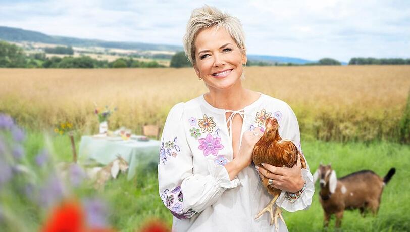 20 Jahre "Bauer sucht Frau": Am Pfingstmontag stellt Moderatorin Inka Bause die neuen Kandidaten vor.