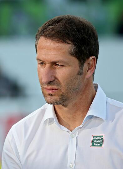 Franco Foda (48):

Mit Sturm Graz hatte der 48-Jährige sechs Jahre lang großen Erfolg. Den konnte er in Kaiserslautern nicht erreichen und wurde nach schwachem Saisonstart letzte Saison abgelöst &ndash; trotz eines Punkteschnitts pro Spiel von 1,66.