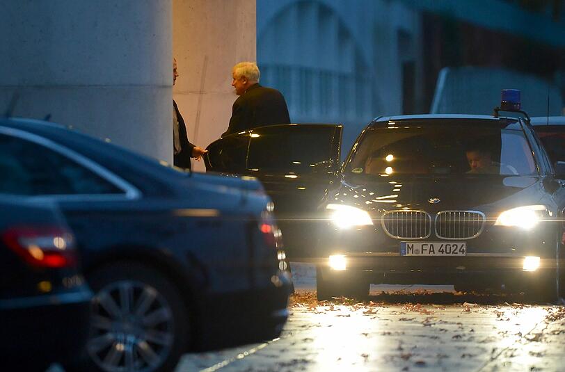 Die bayerische Staatsregierung will Elektroautos fördern, hält sich aber selbst bei der Beschaffung zurück.