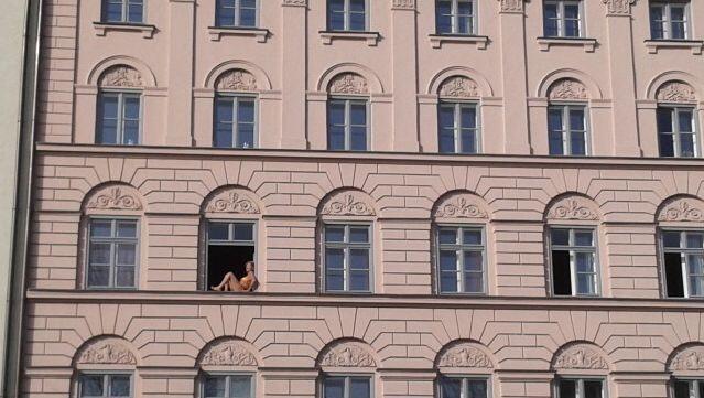 Das Haus mit dem Fenster hat die AZ-Leserin auf ihrem Weg mit dem Radl entdeckt. Das Haus mit dem Fenster hat die AZ-Leserin auf ihrem Weg mit dem Radl entdeckt.