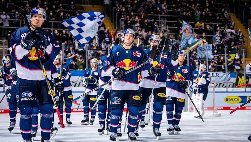 Sieg, Heimrecht in der ersten Playoff-Runde, Quali für die Champions League: Der EHC feiert.