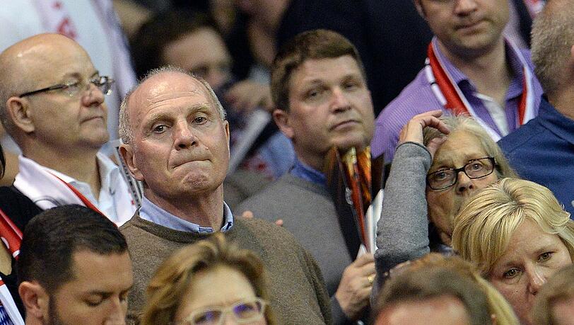 Am Freitagabend war Uli Hoeneß im Audi Dome bei den Basketballern des FC Bayern Am Freitagabend war Uli Hoeneß im Audi Dome bei den Basketballern des FC Bayern