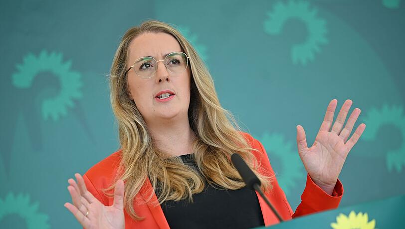 Grünen-Fraktionschefin Katharina Dröge wünscht sich in Sachen Erbschafts- und Schenkungssteuer eine "Aussage der CDU und von Jens Spahn, ob jetzt konkret gehandelt werden sollte". (Archivbild) Grünen-Fraktionschefin Katharina Dröge wünscht sich in Sachen Erbschafts- und Schenkungssteuer eine "Aussage der CDU und von Jens Spahn, ob jetzt konkret gehandelt werden sollte". (Archivbild)