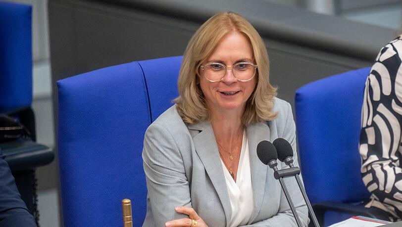 Bundestagsvizepr&auml;sidentin Andrea Lindholz kann sich ein Wahlrecht ab 16 Jahren vorstellen. (Archivbild)