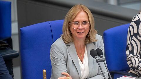 Bundestagsvizepr&auml;sidentin Andrea Lindholz kann sich ein Wahlrecht ab 16 Jahren vorstellen. (Archivbild)
