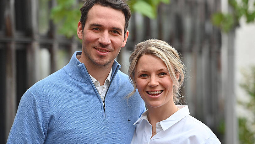 Strahlende Eltern: Felix und Miriam Neureuther lieben das Leben mit ihren vier Kindern.