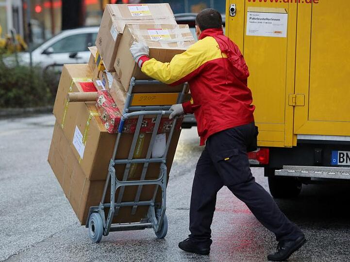 Die Spitzen von Union und SPD haben sich darauf geeinigt, Verbesserungen für Paketboten einzuführen.
