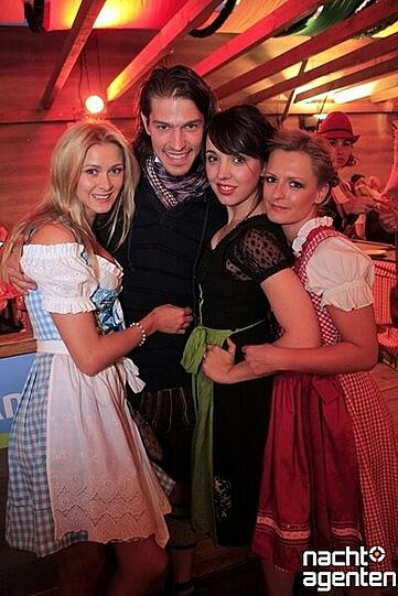 Dirndl, Lederhosen und viel Spaß: Die Party "Tracht und Pracht" am Samstag im Hippodrom auf der Theresienwiese. Mehr Bilder unter: www.nachtagenten.de.