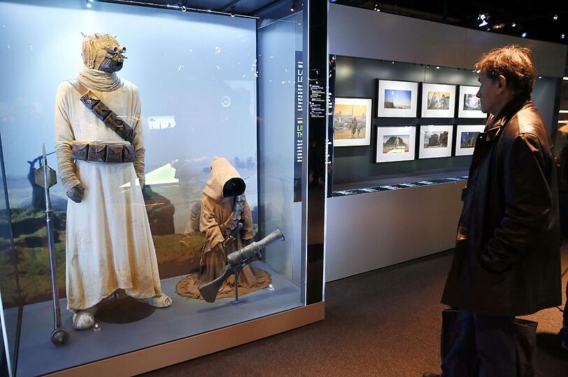 Einer der Tusken-Räuber: Nachdem das brutale Wüstenvolk die Stiefmutter von Anakin Skywalker entführt uns sterben lässt, tötet der junge Anakin die ganze Räuber.