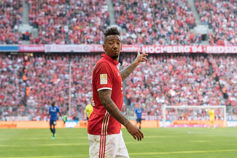 JEROME BOATENG - Note 3: Starke Rettungsaktion vor 98-Stürmer Platte (25.), musste sonst nur selten eingreifen. Probierte sich deshalb auch mal im Angriff. Sein Distanzschuss zischte knapp am Pfosten vorbei (27.).