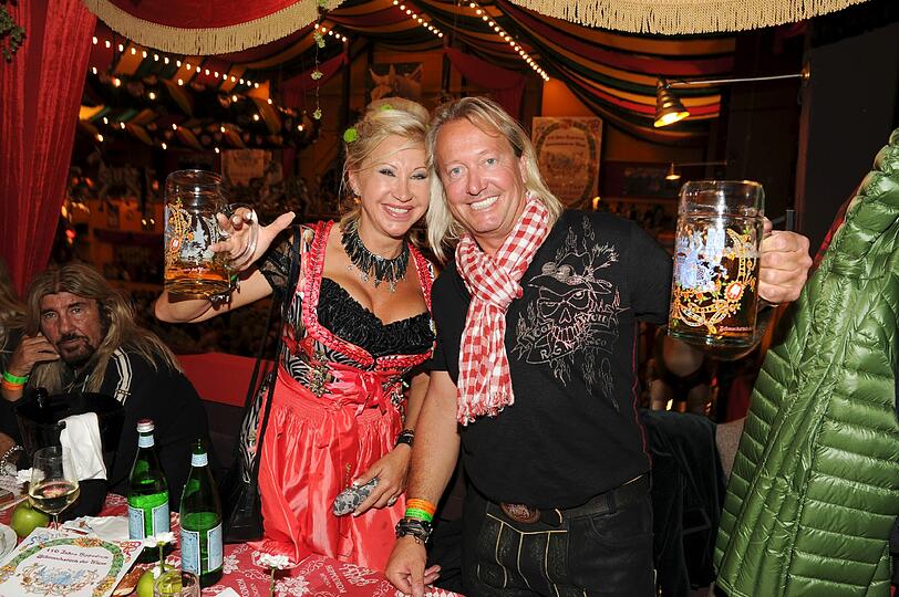 Roooooooooobert! So machen die Geissens das Oktoberfest unsicher.