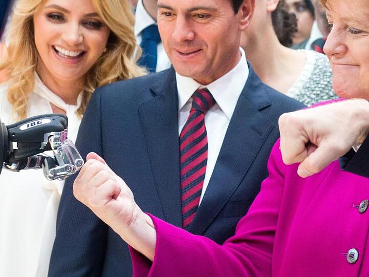 Bundeskanzlerin Merkel zusammen mit Enrique Pena Nieto, Präsident des Gastlandes Mexiko, auf der Hannover Messe 2018 im April.