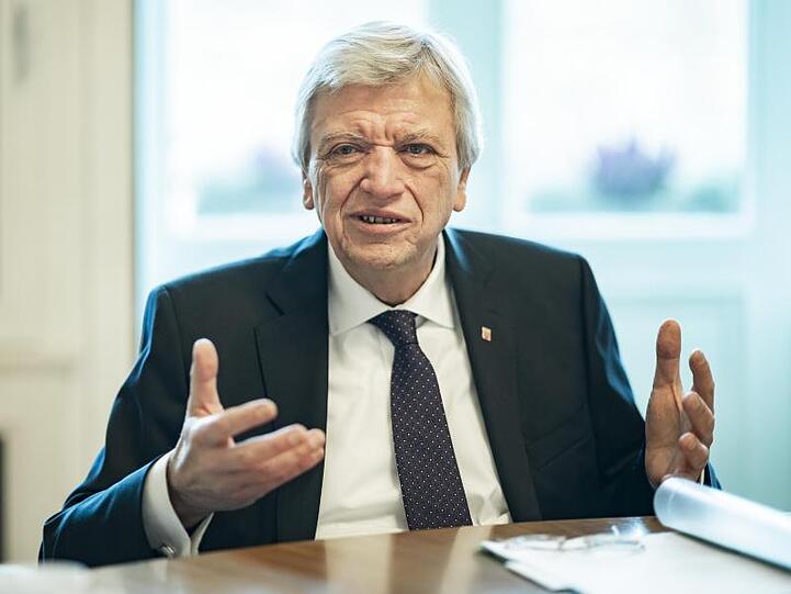 Volker Bouffier (CDU), Ministerpräsident von Hessen, will sein Land in Sachen Altschulden nicht im Nachteil sehen.