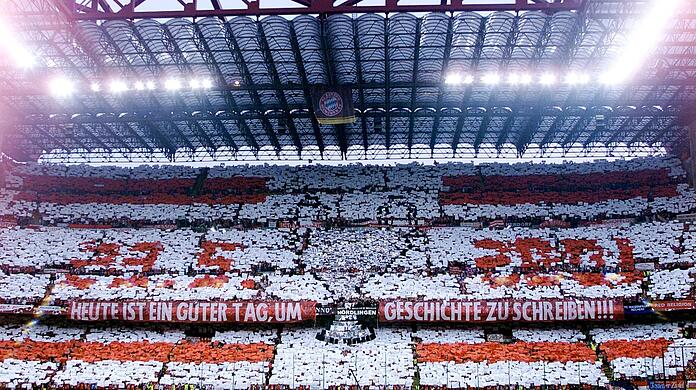 "Heute ist ein guter Tag, um Geschichte zu schreiben": Die legendäre Choreographie vor dem Champions-League-Finale 2001 im Guiseppe Meazza.