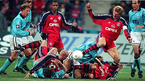 Fotobeweis: Effenberg (r.) während einer 0:1-Pleite.