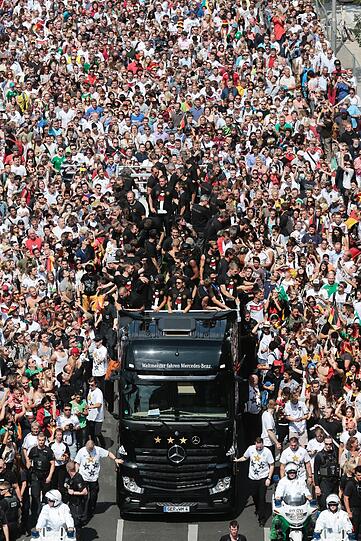 Die Weltmeister feiern am Brandenburger Tor. Die Bilder von der Fanmeile.