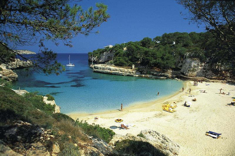 Auch wegen solch traumhafter Buchten steht Mallorca in der Gunst der deutschen Urlauber einmal mehr ganz oben.