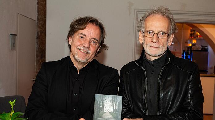 Autor Christian Baier (l.) und Fotograf Peter Litvai bei der Buchvorstellung.