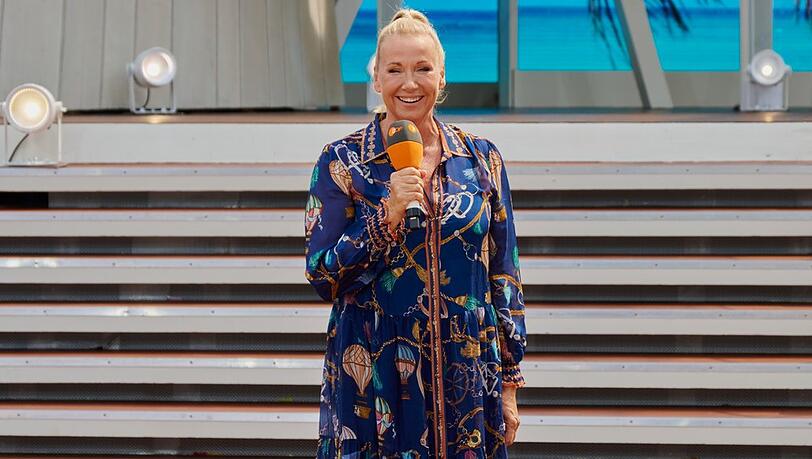 Andrea Kiewel, hier in der Sendung vom 13. Juli, musste am Sonntag im kleinen Studio den "ZDF-Fernsehgarten" moderieren.