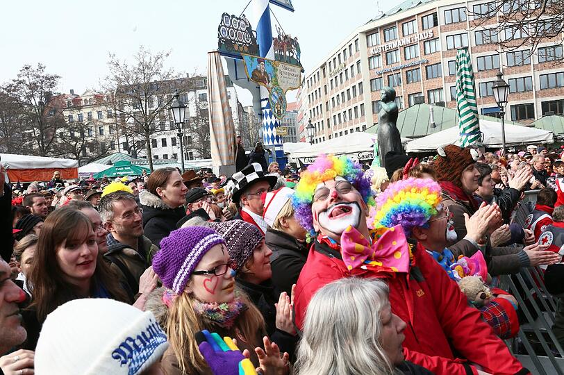 Die Bilder vom Tanz der Marktweiber am Viktualienmarkt.