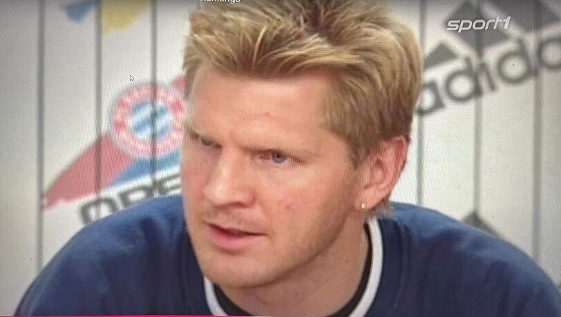 Legendärer Bayern-Spieler, legendäre Pressekonferenz: Stefan Effenberg lässt am 30. November 1999 Dampf ab