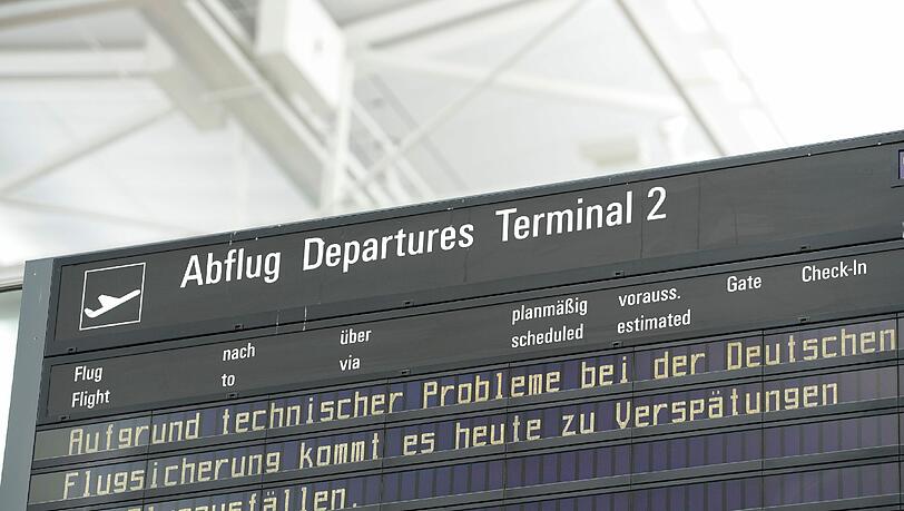 Diese Frage stellten sich am Freitag viele Fluggäste in Müchen. Diese Frage stellten sich am Freitag viele Fluggäste in Müchen.